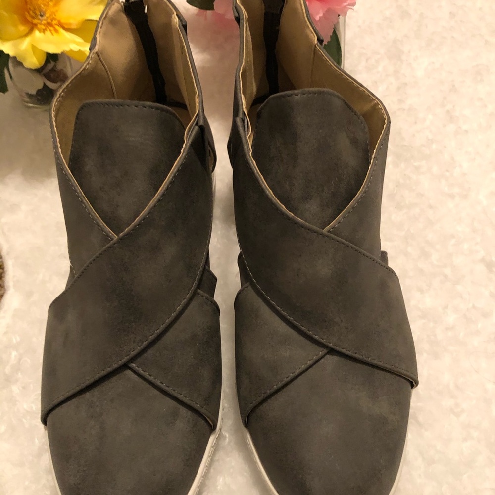 Women’s Gray shoes